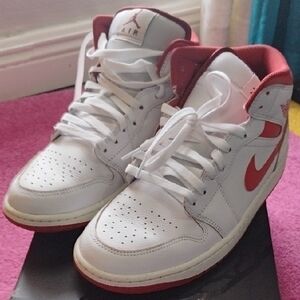 Jordan Sneakers in White and Red